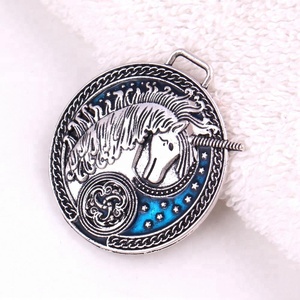 P352 Elegante <span class=keywords><strong>Ciondolo</strong></span> Vintage a Forma di <span class=keywords><strong>Unicorno</strong></span> in Argento Placcato, <span class=keywords><strong>Unicorno</strong></span> Celtico Medievale con Stelle - Product Image 4