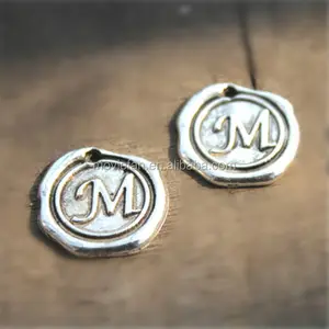 仿古藏银色调字母M字母魅力: 精美的18x18mm毫米吊坠，用于个性化珠宝