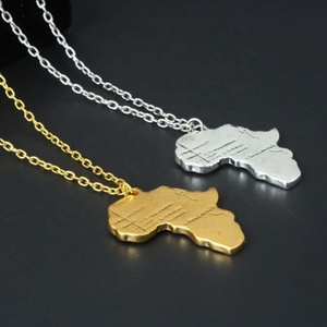 Miglior Regalo Collana con Ciondolo Placcato Oro Mappa dell'Africa Persone di Colore per San Valentino - Product Image 2