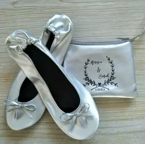 The best gift for a friend!HOT! Wedding gift bags packing with foldable shoes Women love roll up shoe made in China