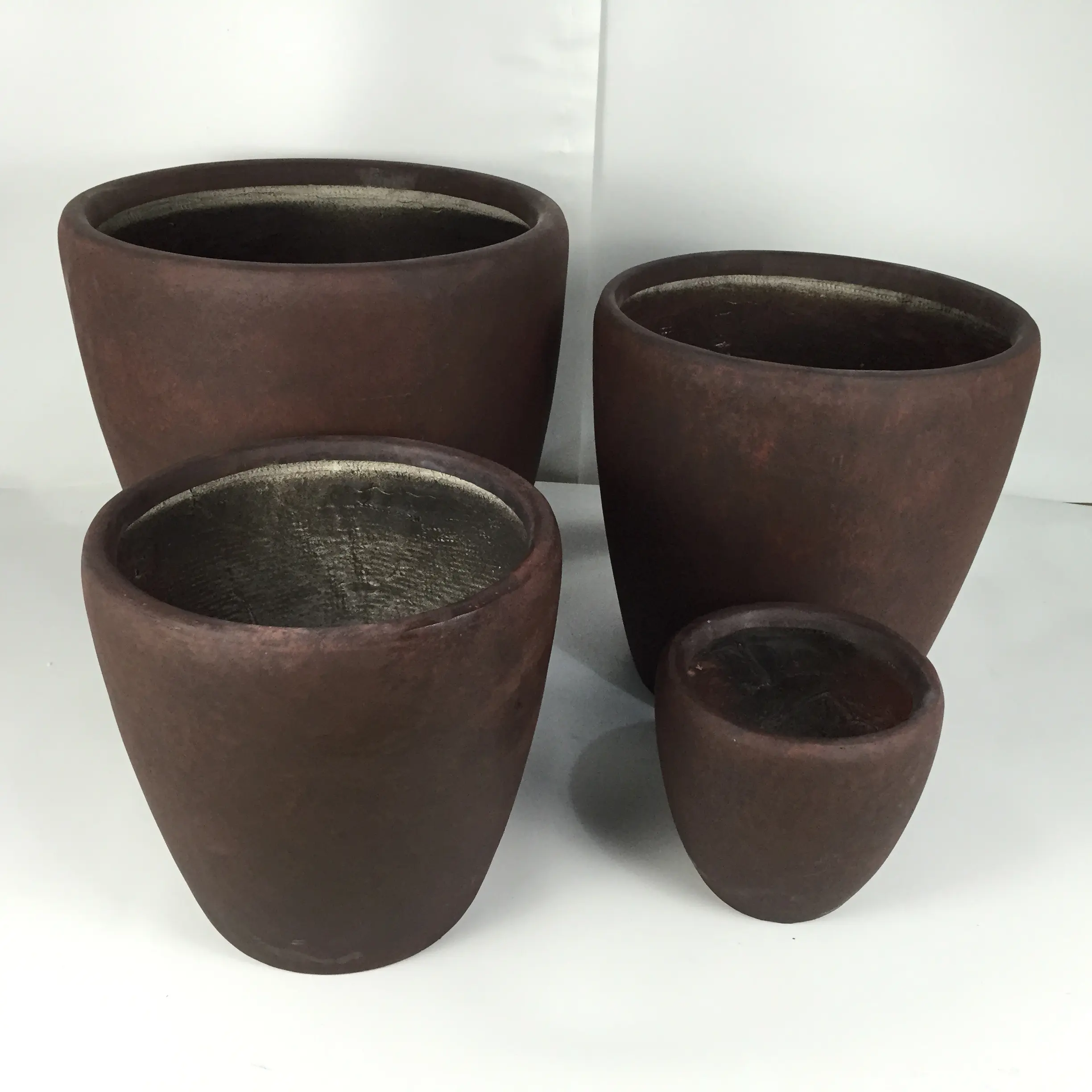 Factory sales light weight durable high strength outdoor garden round fiber clay pottery for home and garden