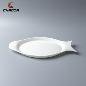 Ensemble d'assiettes de table en porcelaine, vaisselle irrégulière en forme de <span class=keywords><strong>poisson</strong></span>, assiettes et assiettes de table en céramique de 14 pouces 2 pièces - Product Image 3