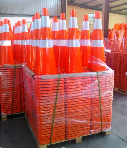 제조 최고 판매 70 cm 도로 콘 유연한 PVC 안전 사용 교통 콘