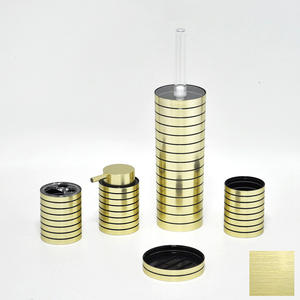 Accessoires de salle de bain à rayures dorés - Product Image 1