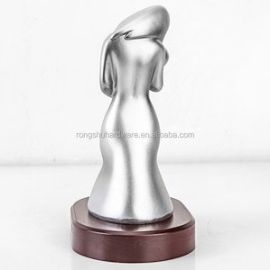 Nuovo Regalo 2024: Set Artigianale in Resina Placcato Argento per la Festa della Mamma, Statua di Angelo <span class=keywords><strong>Madre</strong></span> con Bambino - Product Image 3