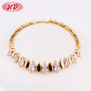 새로운 모델 디자인 여성용 컬러풀한 꽃잎 모양 지르콘 크리스탈 18K 금 팔찌 - Product Image 6