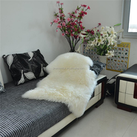 Alfombra de Piel de Alpaca Blanca Personalizada para Silla de Dormitorio