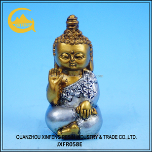 Statue de bouddha en résine dorée sculptée à la main style bouddhiste pour la décoration intérieure et la méditation - Product Image 2