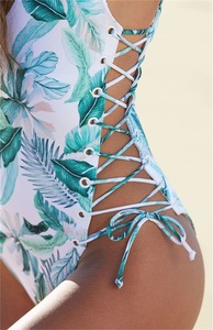 Maillot <span class=keywords><strong>de</strong></span> bain pour femmes bikini thaïlandais à encolure plongeante et lacets sur le côté pour filles maillot <span class=keywords><strong>de</strong></span> bain une pièce imprimé feuilles vente en gros en usine - Product Image 5