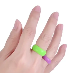 Mềm Silicone Mens Và Womens Silicone Wedding Ring Cho Thể Thao Sử Dụng