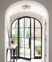 Portes coulissantes modernes en métal, portes-fenêtres en acier français, fenêtres grillagées en aluminium ou en acier.