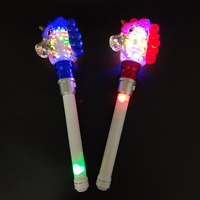 Fournitures de fête, bâton lumineux licorne tournant à LED, jouets licorne colorés à musique, baguette lumineuse LED pour enfants