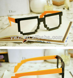 Gafas de Sol Negras Divertidas y Extravagantes de una Sola Pieza para Fiestas y Playa - Product Image 5