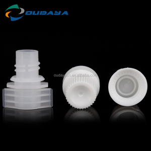 Fabricant chinois de becs verseurs en plastique avec bouchon pour bouteilles, design anti-fuite, taille et couleur personnalisables, marque Oudaya - Product Image 3