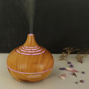 Difusor de Aromaterapia Portátil Ultrasónico Hidly con Aspecto de Madera, Humidificador de Aire de Vapor Frío de 400 ml con Cambio de Color LED - Product Image 5