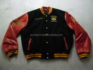 Veste universitaire en cuir avec corps en laine et patchs brodés - Product Image 6