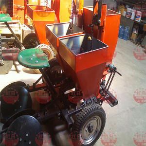 Meilleure vente — planteur <span class=keywords><strong>de</strong></span> pommes <span class=keywords><strong>de</strong></span> <span class=keywords><strong>terre</strong></span>, utilisé pour tracteur à marche ou rehausseur électrique - Product Image 4