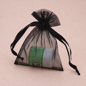 Sac en <span class=keywords><strong>organza</strong></span> à cordon imprimé personnalisé noir pour cadeau - Product Image 4