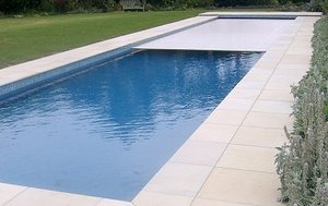 Couvre-<span class=keywords><strong>piscine</strong></span> motorisé 12V de haute qualité personnalisé, système d'installation automatique de sécurité <span class=keywords><strong>sous</strong></span> l'eau - Product Image 4
