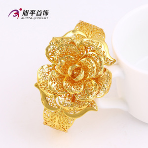 <span class=keywords><strong>Bracciale</strong></span> Aperto Placcato <span class=keywords><strong>Oro</strong></span> <span class=keywords><strong>24k</strong></span> con Design a Rosa di Xuping per Donne - Product Image 4