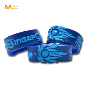 Pulsera de PVC suave de diseño 2D - Product Image 1