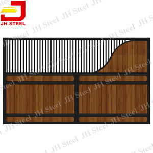 Box per Cavalli di Lusso con Porta a Serranda e Mangiatoia Mobile - Product Image 5