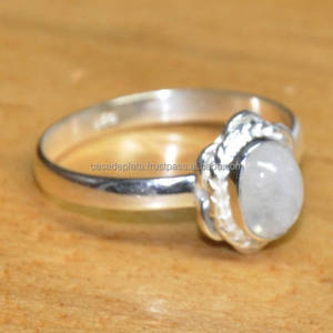 Bague de créateur en argent sterling massif 925 faite à la main de taille ovale bijoux en pierre de lune arc-en-ciel - Product Image 2