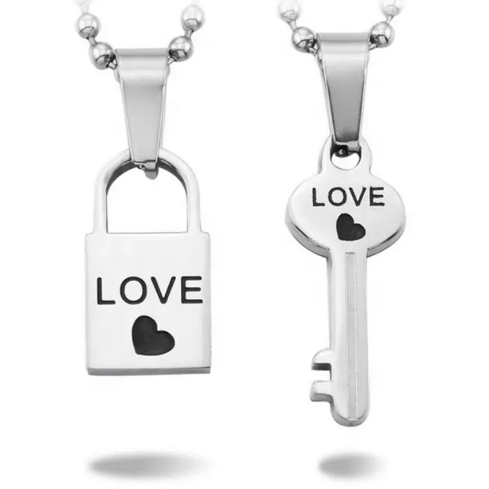 Pasangan Kekasih Gaya Romantis Hitam Terukir Pria Wanita Grosir Desain Stainless Steel Kunci Kunci Kalung untuk Pasangan Kekasih