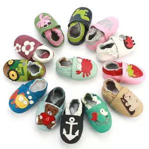 Neonato ragazzi ragazze morbide scarpe da bambino antiscivolo in vera pelle primi camminatori mocassini per bambini 0-24 mesi scarpe antiscivolo in cartone