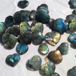 Naturale colorato labradorite pietra cuori cuori di cristallo per la cerimonia nuziale di favore