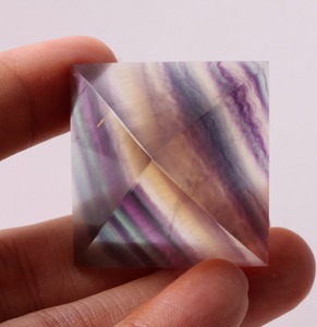 Roca natural fluorita cuarzo cristal piedra cristal cubo poliedros pirámides de cuarzo para la venta - Product Image 1