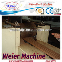 Ligne de production de profilés en composite bois-polymer (WPC) / Machine d'extrusion de terrasse en WPC / Machine de fabrication de planches de terrasse à double extrudeuse