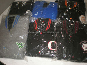 Blouson matelassé universitaire personnalisé pour l'hiver avec patchs brodés, en tissu de laine, coupe-vent et écologique, logo frontal - Product Image 3