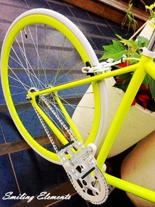 700c fluorescente con la pintura de la rueda y mujercita bicicleta de forma gratuita - Product Image 2