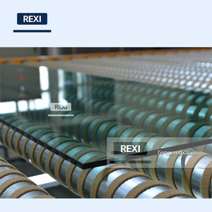 กระจกเทมเปอร์พร้อมรูปแบบเส้นโค้งแบนความหนา1มม.-19มม. สำหรับใช้ในอุตสาหกรรมอาคารสำนักงานและอพาร์ตเมนต์ - Product Image 4