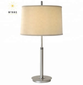 Hiện đại satin <span class=keywords><strong>Nickel</strong></span> plated kim loại đèn bàn với vải Shade LED chiếu sáng bàn cho phòng ngủ hoặc sofa 220V tùy chỉnh đóng gói - Product Image 2