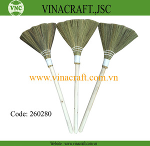 Balai d'herbe vietnamien écologique en gros pour le nettoyage domestique des balais et des pelles à poussière directement du Vietnam - Product Image 6