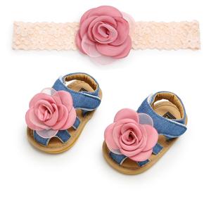 <span class=keywords><strong>Sandali</strong></span> da bambina con suola morbida in gomma colorata con fiore in pelle PU di spedizione rapida con fascia per capelli - Product Image 1