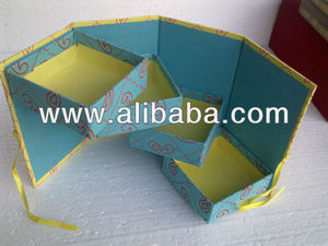 <b>HAND</b> <b>MADE</b> <b>PAPER</b> 4 SECTION BOX. - Product Image 1