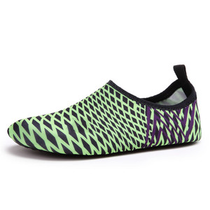 Personnaliser Pieds Nus à séchage Rapide Antidérapant Estivale Aquatique Imperméable Chaussures De Plage Pantoufles - Product Image 1