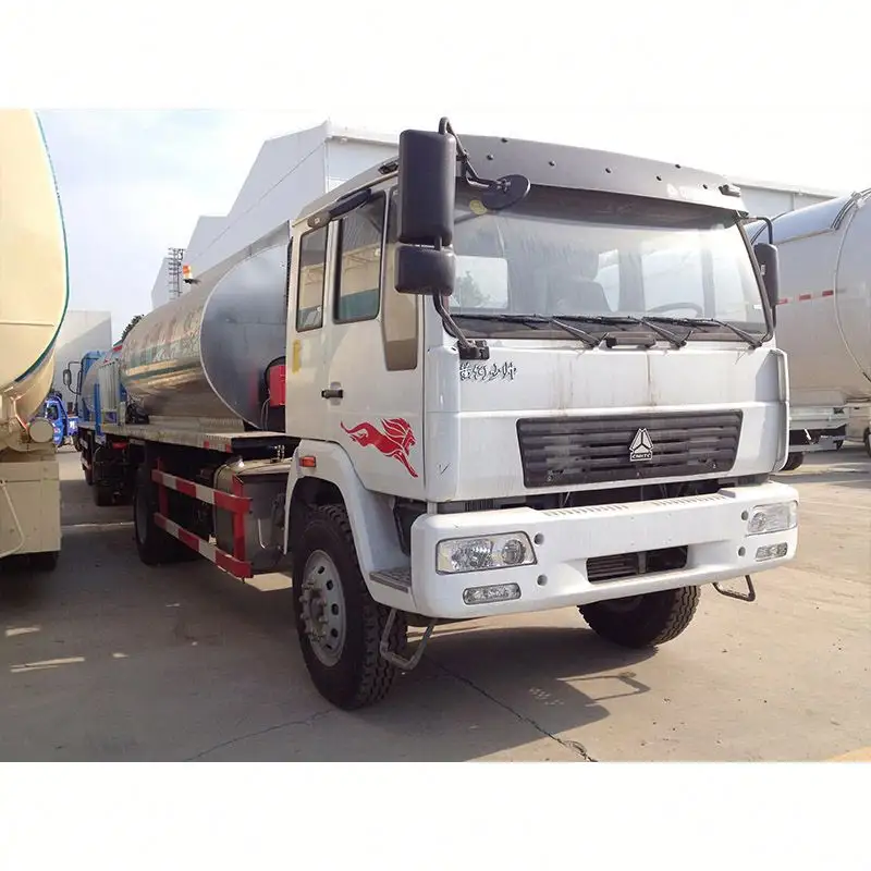 Sino truck 4*2 4*4 type 220 Hp ~ 260 Hp 8000 liter used asphalt distributor trucks sale