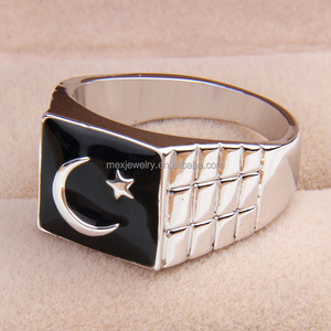 Anello da Uomo di Alta Qualità in Lega con Luna Crescente e Stella, Gioiello Islamico con Retro Smaltato - Product Image 4