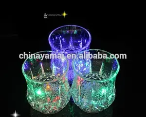 En plastique inductif lumière coupe verres pour party occasions