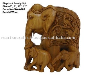 Elefante de Sándalo Tallado a Mano con Cachorro - Product Image 2