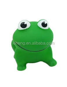 China Manufacturer toys eco-friendly plastic frog animal spray water baby bath toy