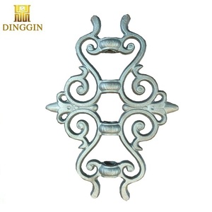 Décorations en <span class=keywords><strong>fer</strong></span> <span class=keywords><strong>forgé</strong></span> personnalisées à prix réduit de Chine, ornements en métal en fonte pour la <span class=keywords><strong>décoration</strong></span> de clôtures, de portails et de rampes - Product Image 2