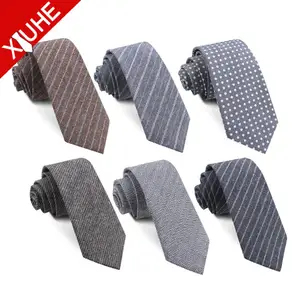ربطة عنق ربطة عنق رمادية مخططة بلون واحد من OEM ODM ربطة عنق إيطالية مخصصة للرجال ربطة عنق كتان