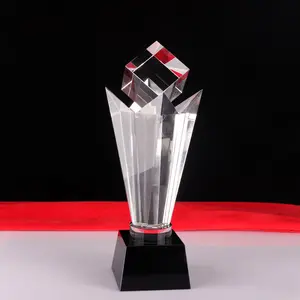 جائزة كريستال فريدة وراقية مخصصة على شكل مكعب زجاجي فارغ كهدية تذكارية إسلامية - Product Image 1