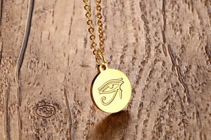 <span class=keywords><strong>Colgante</strong></span> <span class=keywords><strong>de</strong></span> pirámide egipcia <span class=keywords><strong>de</strong></span> moda para mujer <span class=keywords><strong>Colgante</strong></span> <span class=keywords><strong>de</strong></span> amuleto <span class=keywords><strong>de</strong></span> <span class=keywords><strong>ojo</strong></span> <span class=keywords><strong>de</strong></span> <span class=keywords><strong>Horus</strong></span> <span class=keywords><strong>de</strong></span> acero inoxidable dorado - Product Image 3