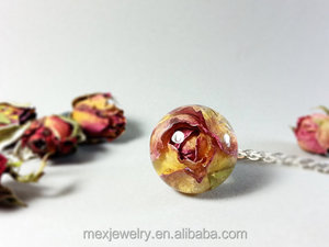 2016 Fashion Crystal clear Resin Botanical <strong>Pressed</strong> Real <strong>Flower</strong> Rosebud Pendant <strong>Necklace</strong> - Product Image 3